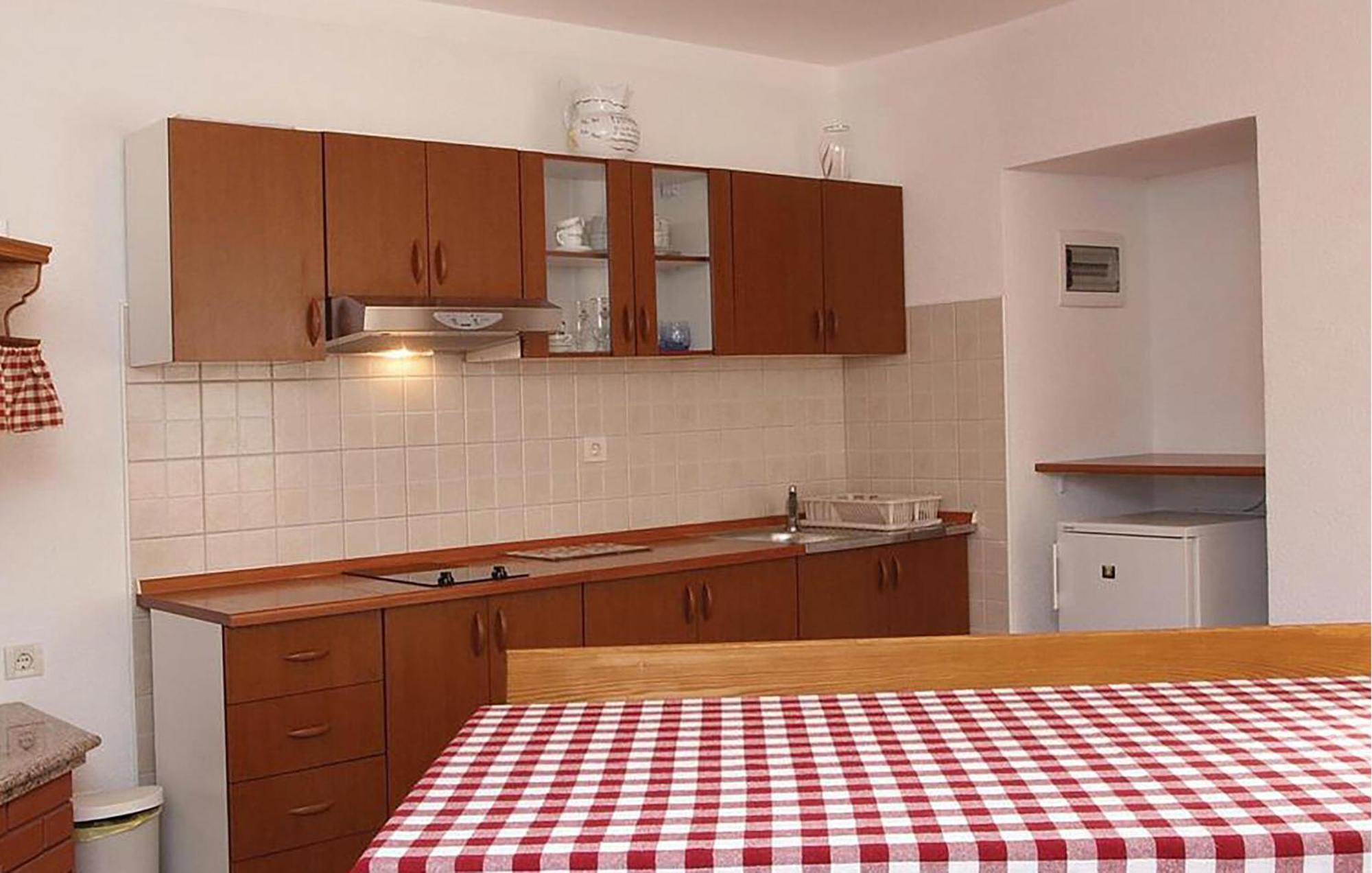 2 Bedroom Awesome Apartment In Plomin Extérieur photo