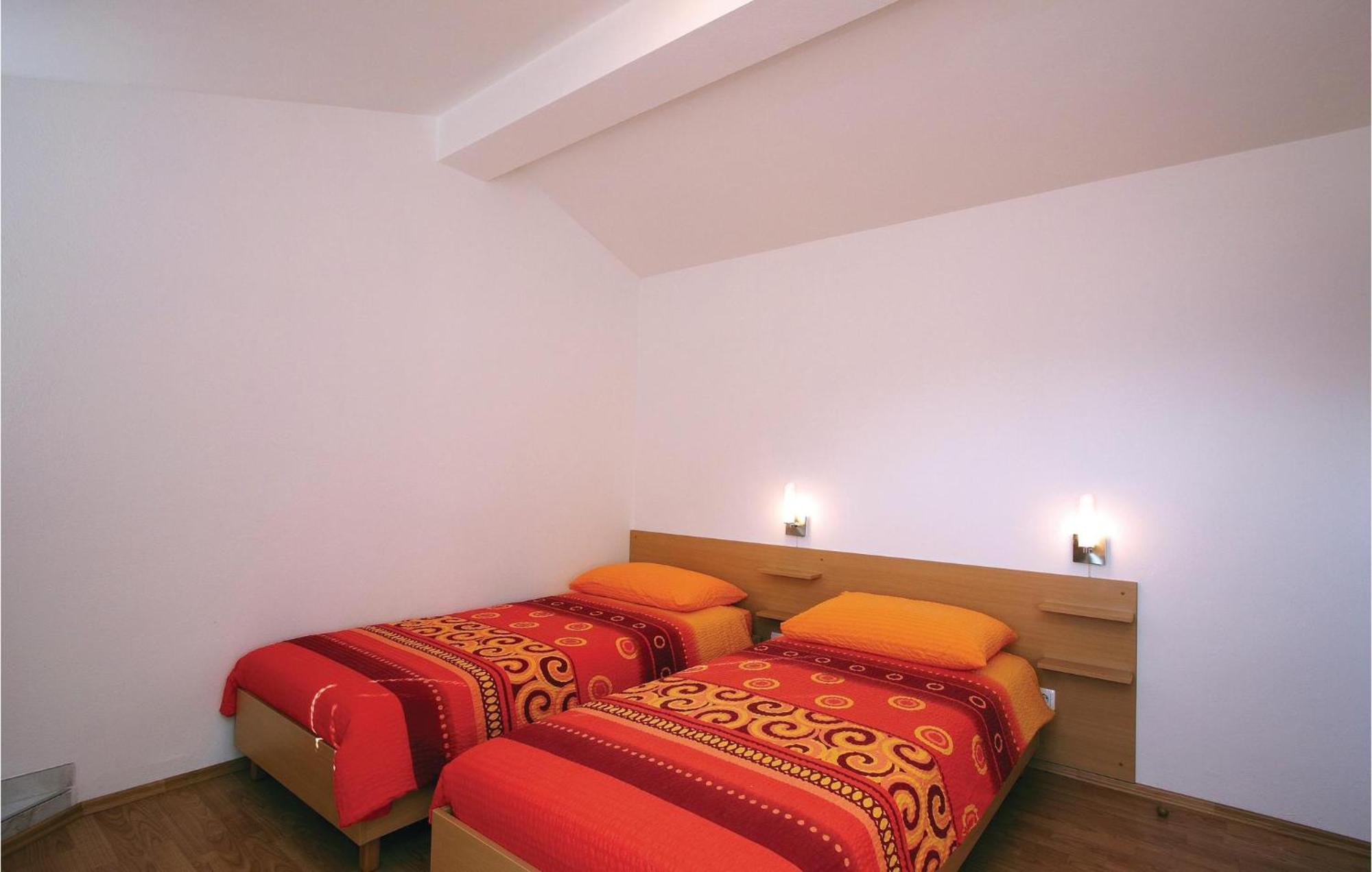 2 Bedroom Awesome Apartment In Plomin Extérieur photo
